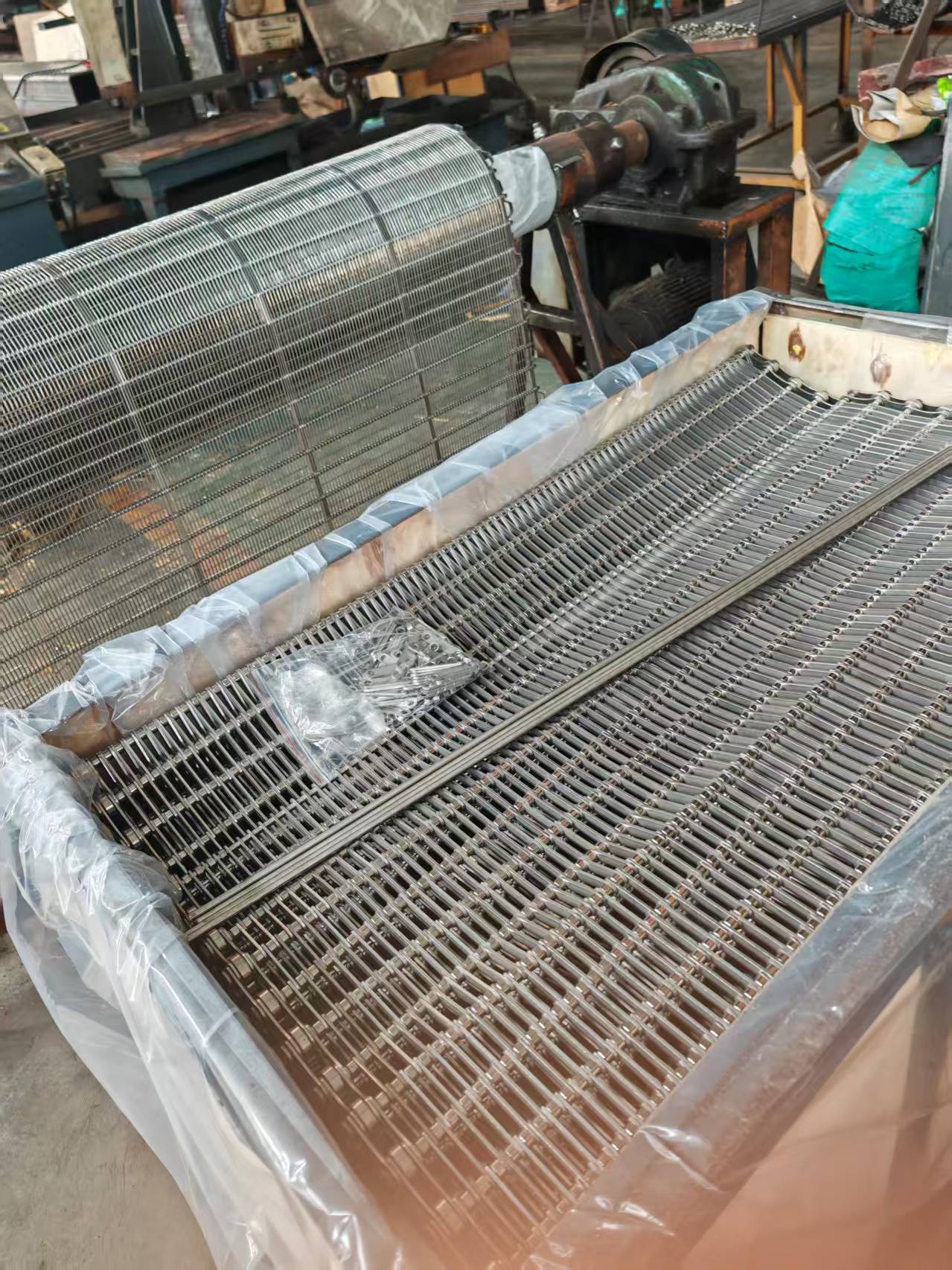 custom-built-sus304-washing-line-conveyor-for-industrial-wear-solutions