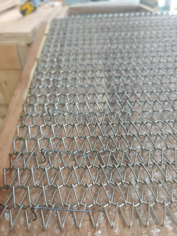 pv sintering furnace belt cr20ni80 ti-coated standoff closeup