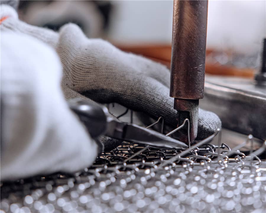 High-Temperature Metal Conveyor Belts for Solar Cell Sintering, Powder Metallurgy & Industrial Applications